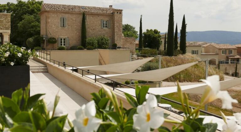 Common Vineyard Hotel Booking Mistakes: The 2026 Authority Guide